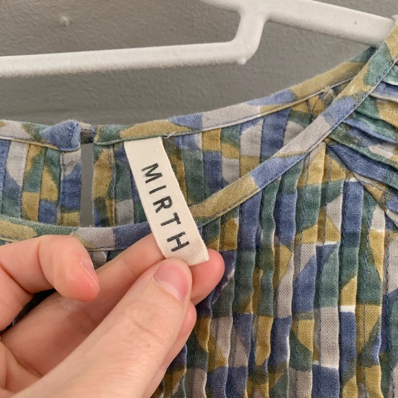 Geometric Patterned Dress - Picture 4 of 5